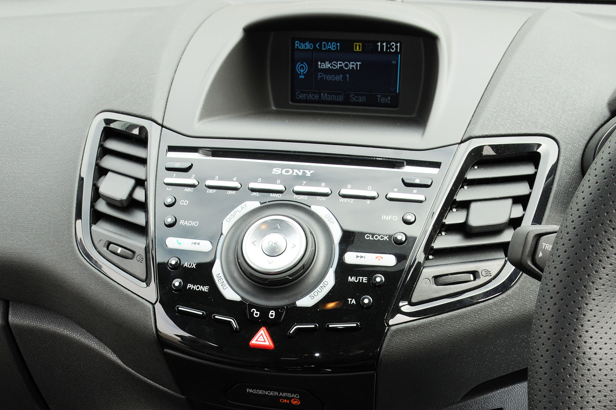 Ford Fiesta ST-2 centre console
