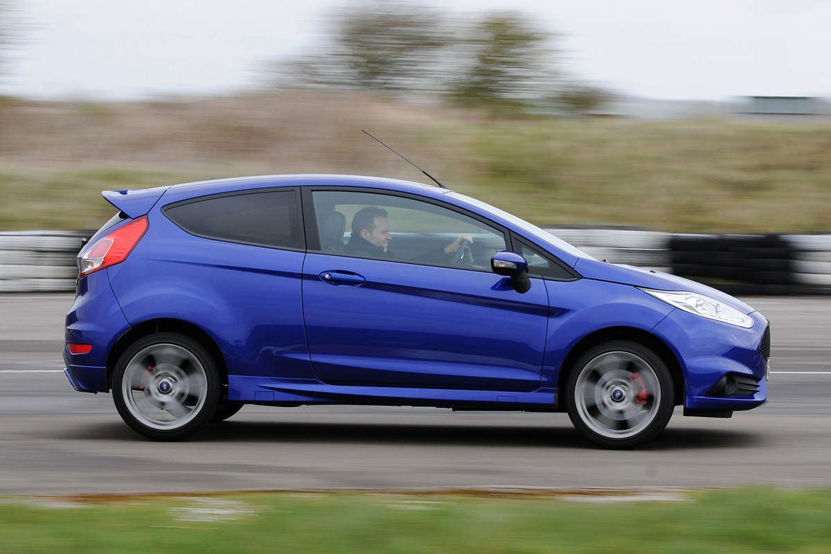 Ford Fiesta ST-2 panning