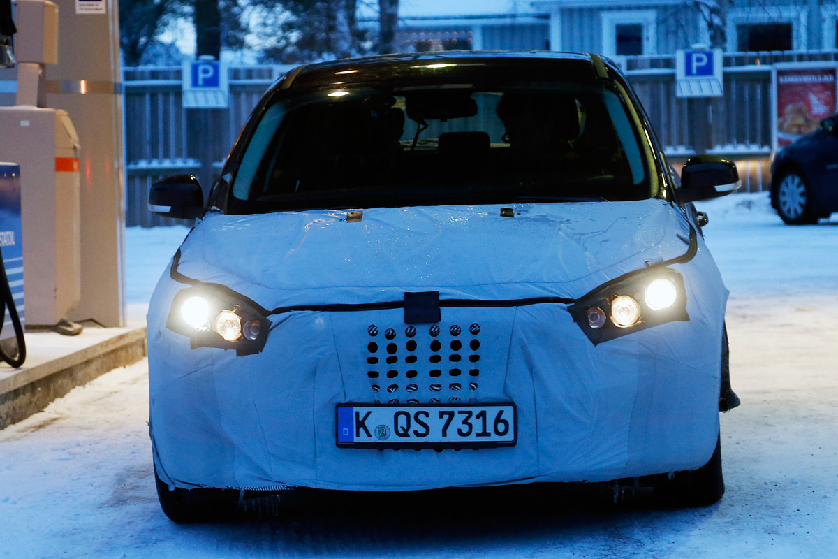 Ford Focus facelift spy shot
