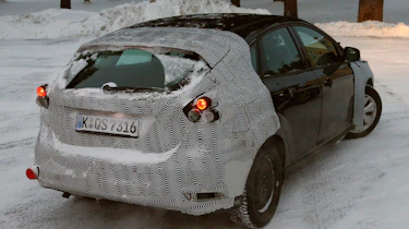 Ford Focus facelift rear tracking