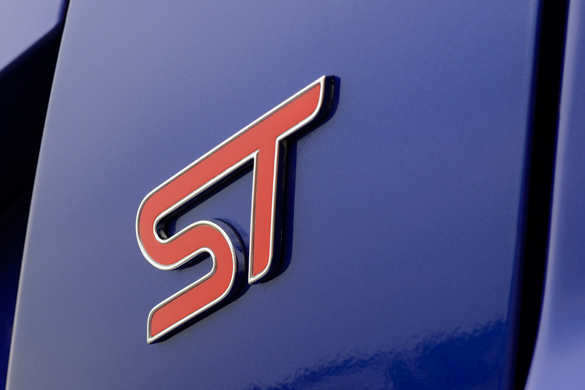 Ford Focus ST badge