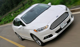 Ford Fusion 2.0 EcoBoost front action