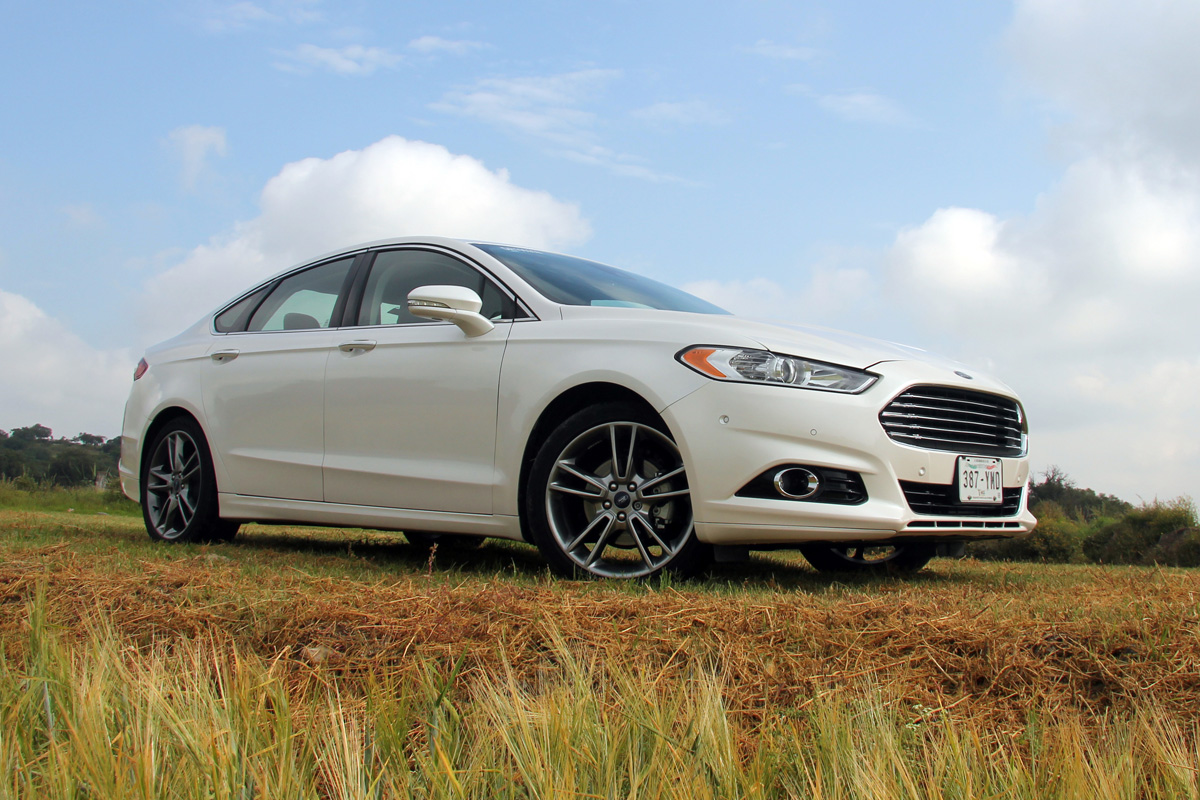 Ford Fusion 2.0 EcoBoost front static
