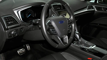 Ford Fusion 2.0 EcoBoost interior