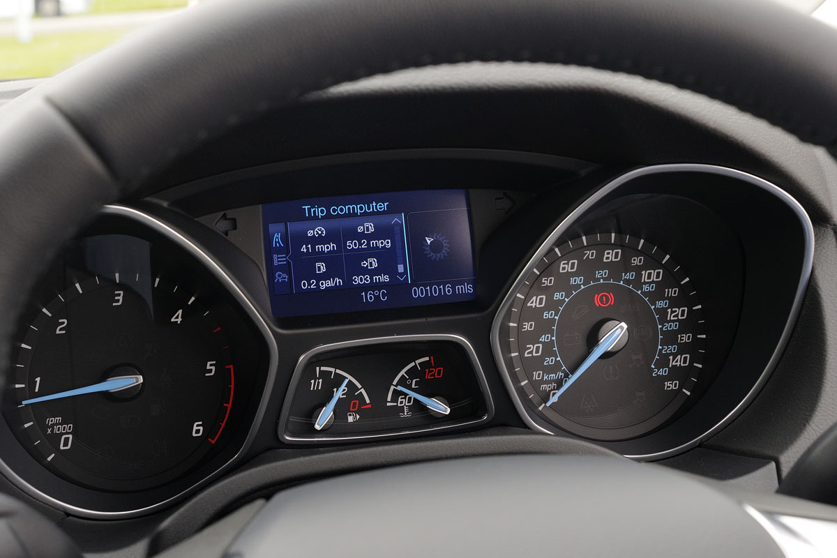 Ford Focus 1.0 Zetec EcoBoost dials