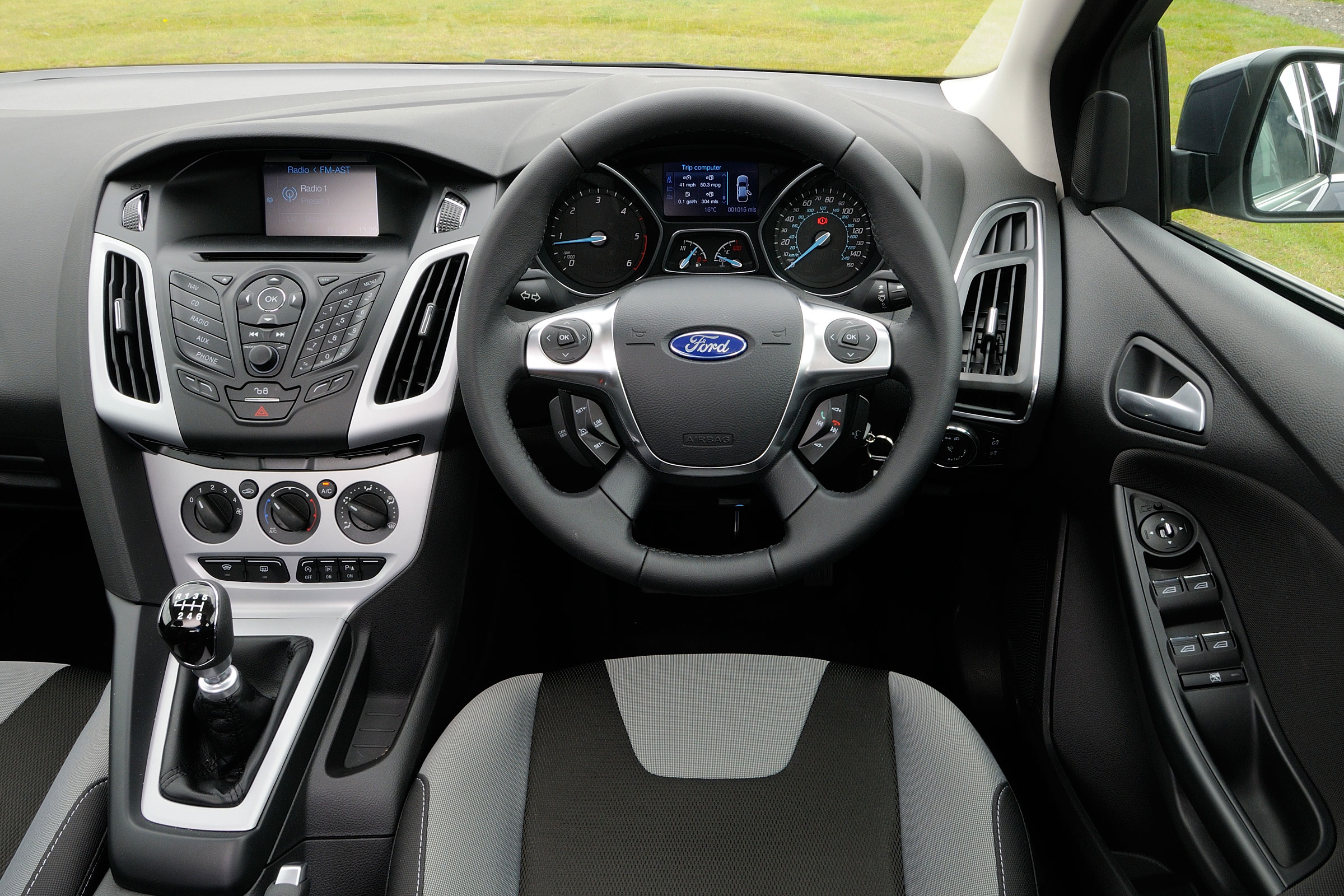 Ford Focus 1.0 Zetec EcoBoost interior