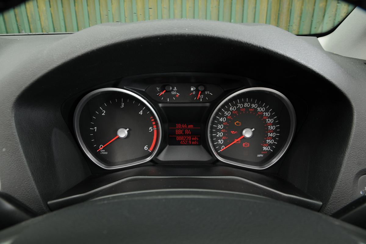 Ford Mondeo Graphite dials