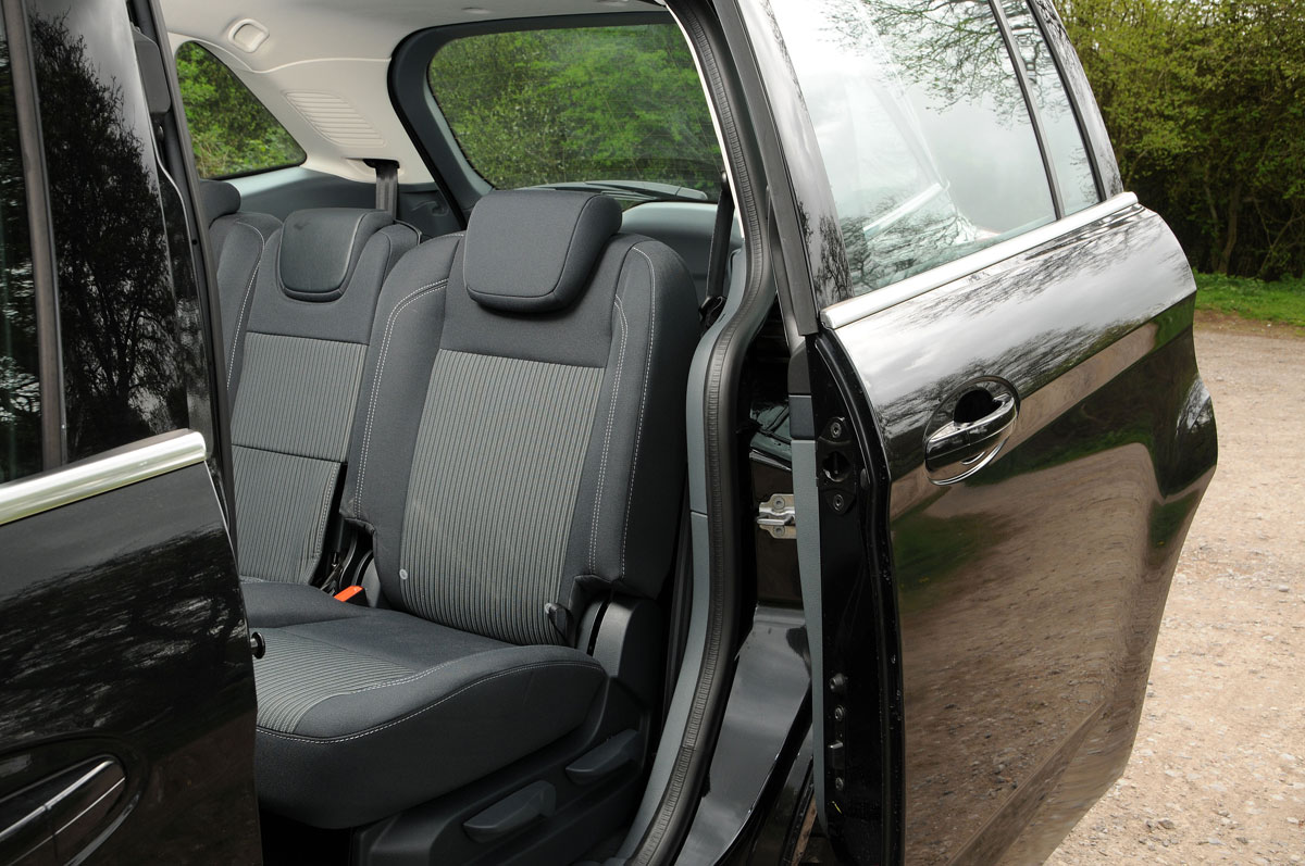 Ford Grand C-MAX seats