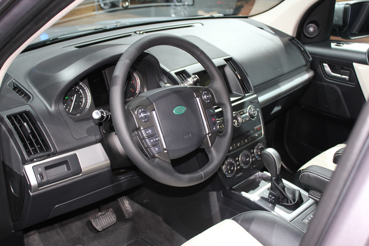 2013 Land Rover Freelander interior