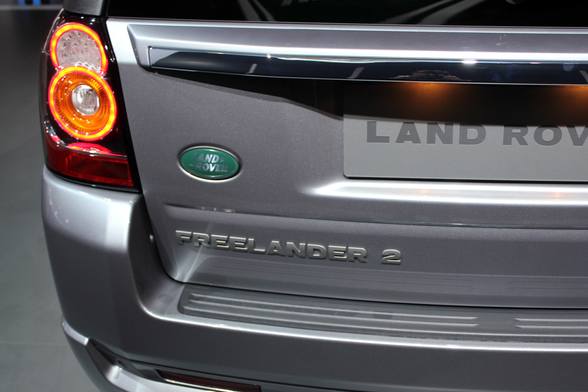 2013 Land Rover Freelander badge