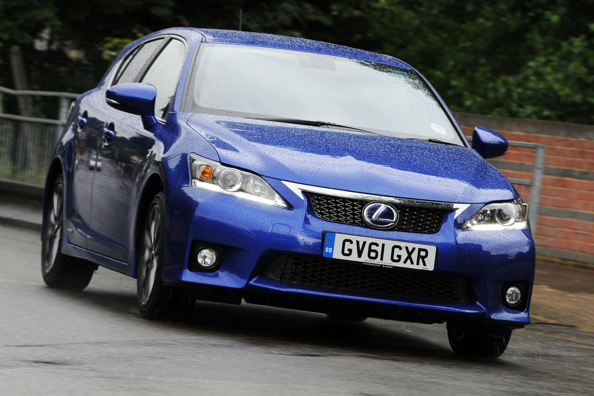 Lexus CT 200h front