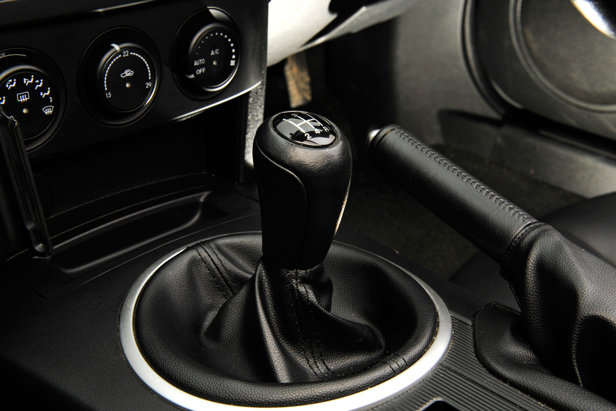 Mazda MX-5 MkIII gear stick