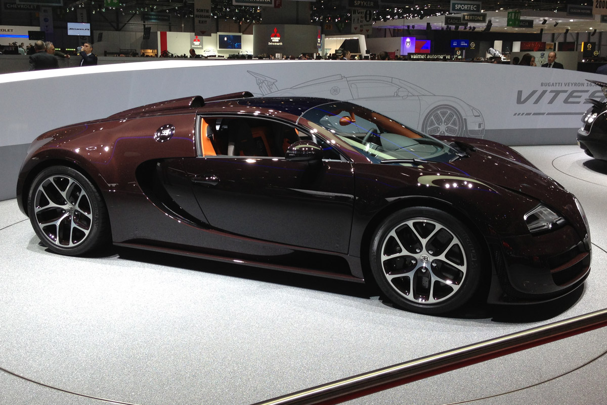 Brown Bugatti Veyron