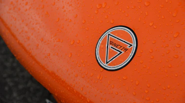 Ginetta G40R badge