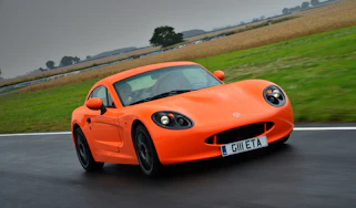 Ginetta G40R front