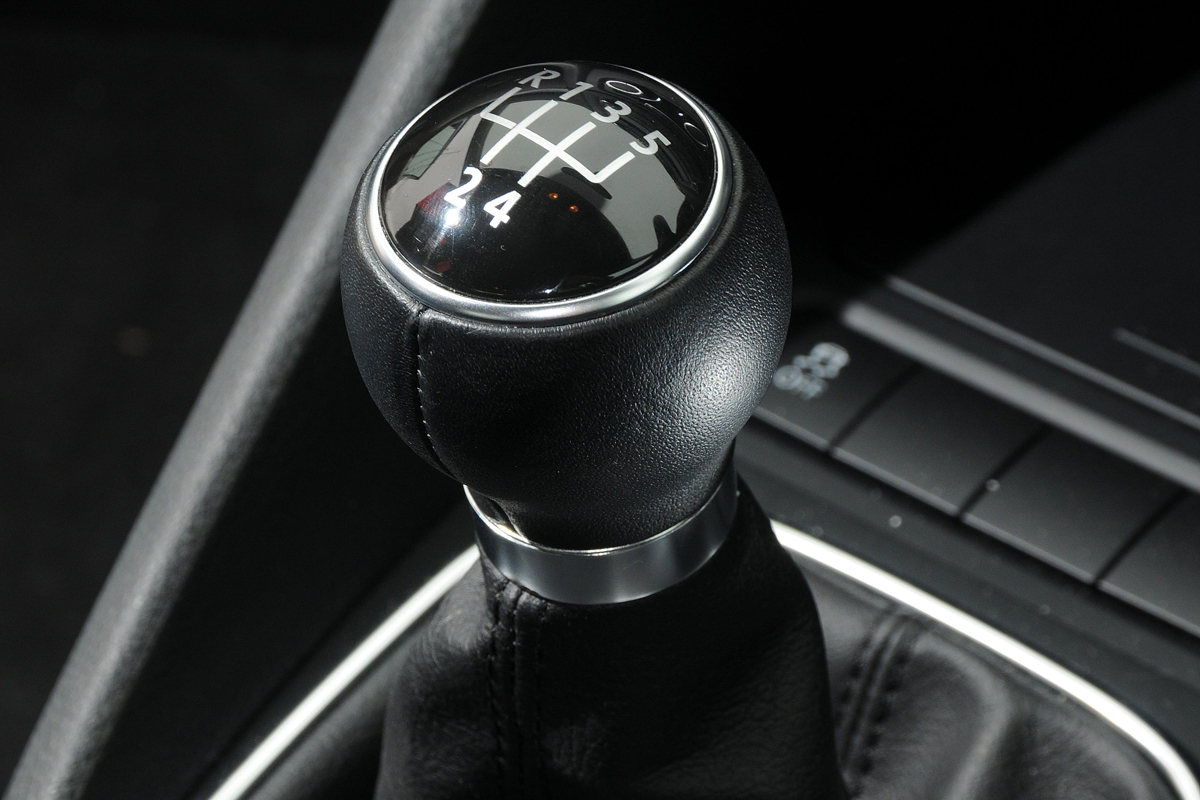 Volkswagen Golf BlueMotion gearbox detail