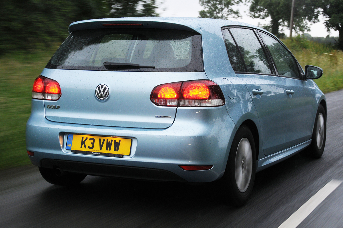 Volkswagen Golf BlueMotion rear track