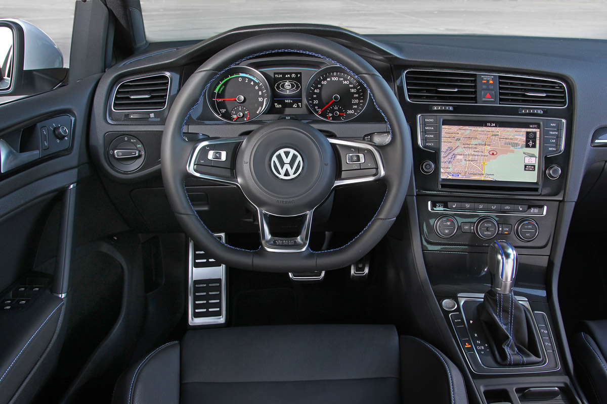 Volkswagen Golf GTE 2014 inteiror