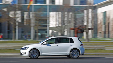Volkswagen Golf GTE 2014 pan