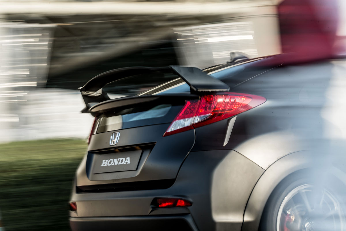 Honda Civic Type R 2015 rear wing action