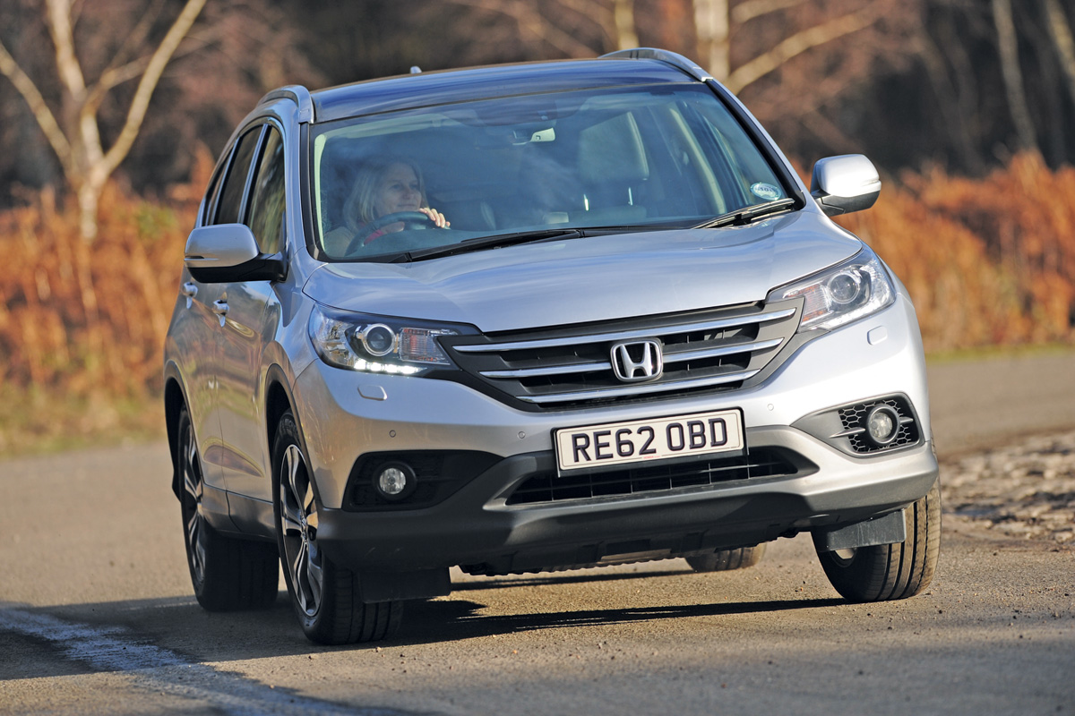 Honda CR-V front cornering