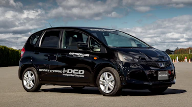 Honda Jazz Hybrid front three-quarters