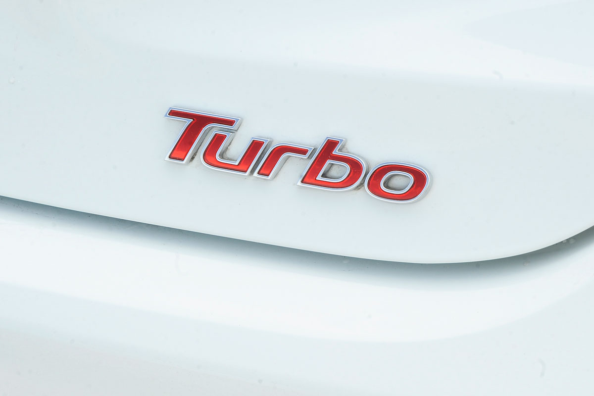 Hyundai Veloster Turbo badge