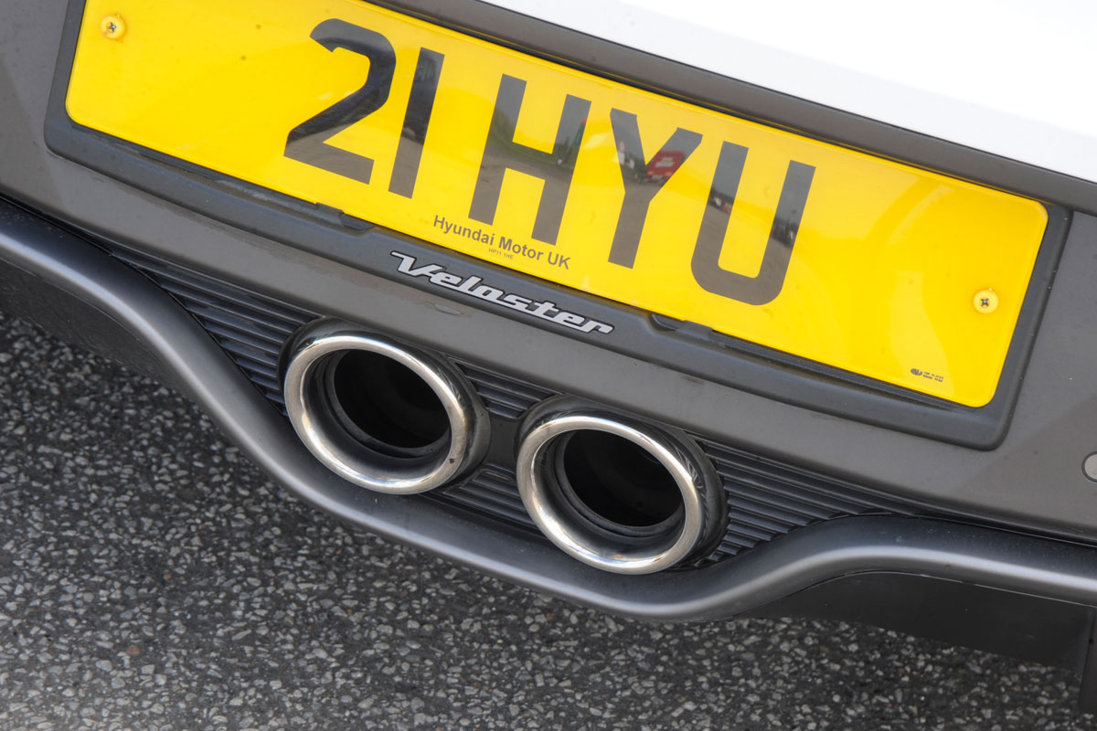 Hyundai Veloster Turbo exhaust detail