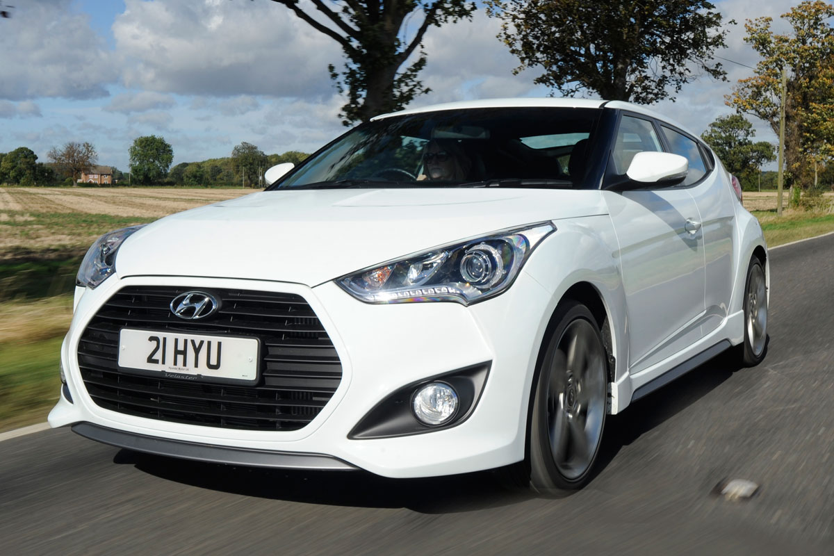 Hyundai Veloster Turbo front tracking