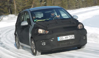 Hyundai i10 front cornering