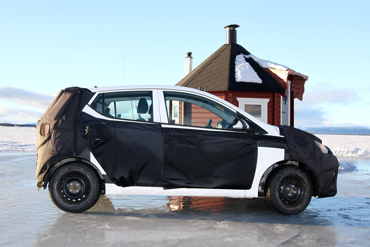 Hyundai i10 side