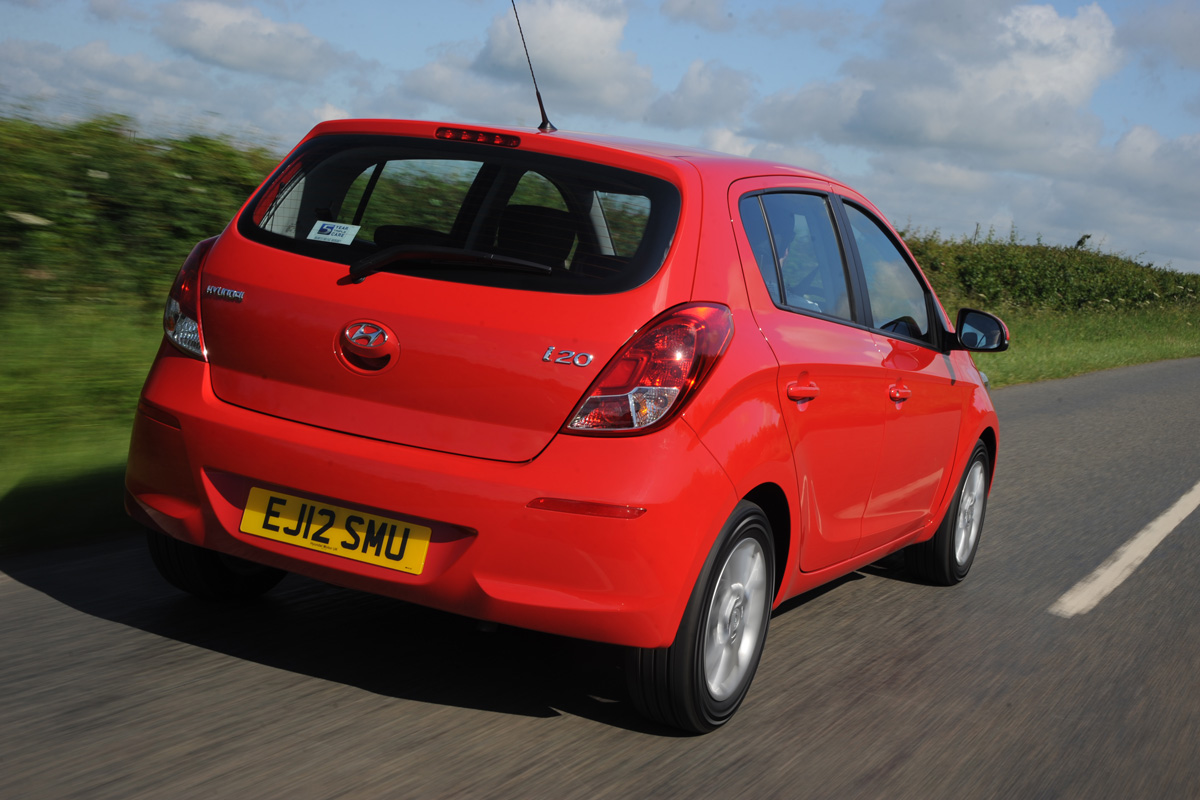 Hyundai i20 rear tracking