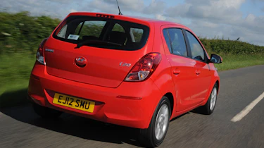 Hyundai i20 rear tracking