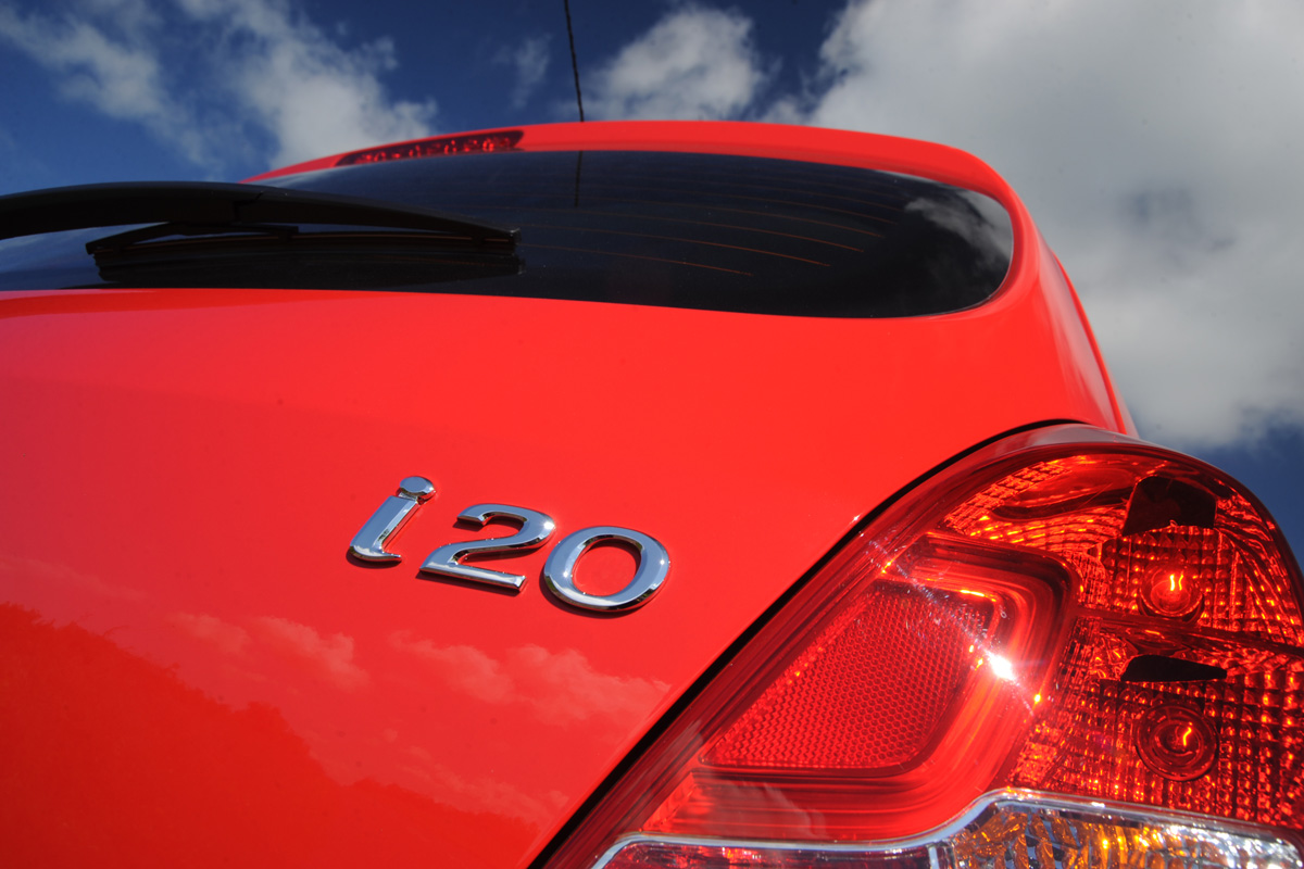 Hyundai i20 badge