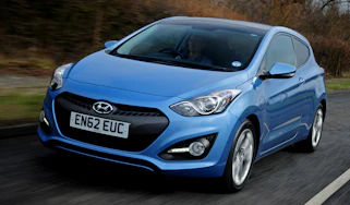 blue hyundai i30