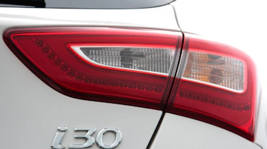 Hyundai i30 3dr badge