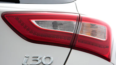 Hyundai i30 3dr front cornering
