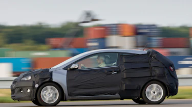 Hyundai i30 3dr prototype panning