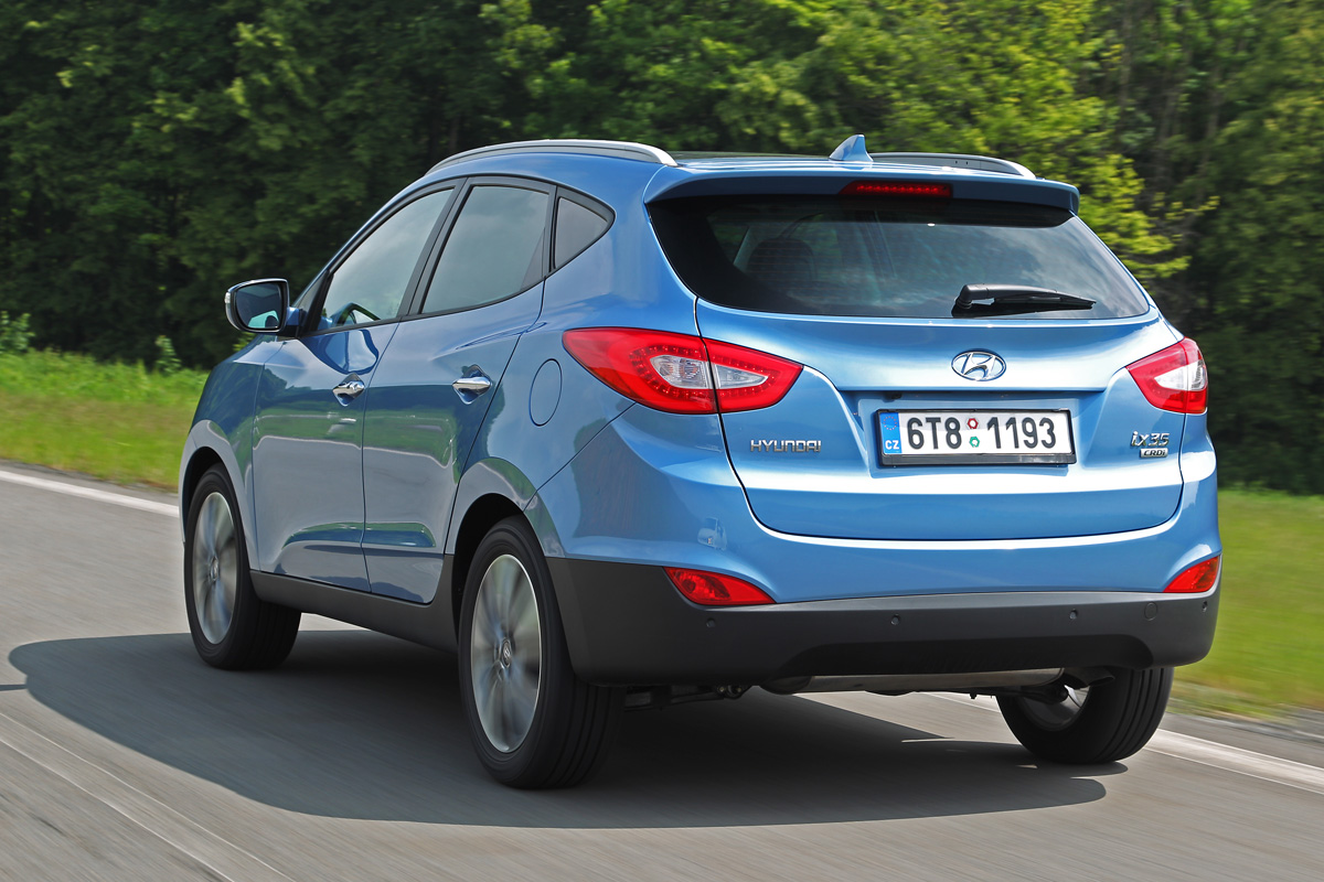 Hyundai ix35 Premium SE rear tracking