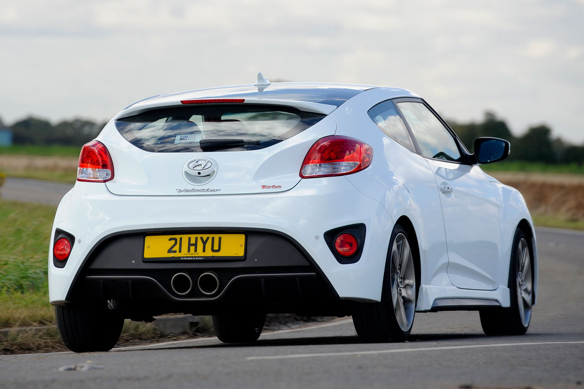 Hyundai Veloster Turbo rear cornering