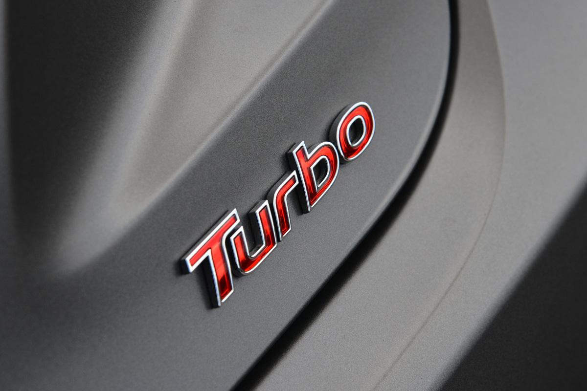 Hyundai Veloster Turbo badge