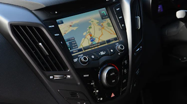 Hyundai Veloster Turbo centre console