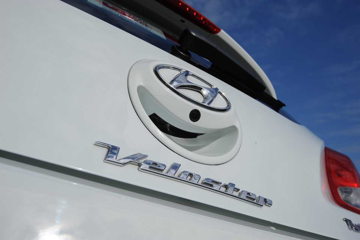 Hyundai Veloster Turbo badge