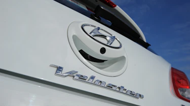 Hyundai Veloster Turbo badge