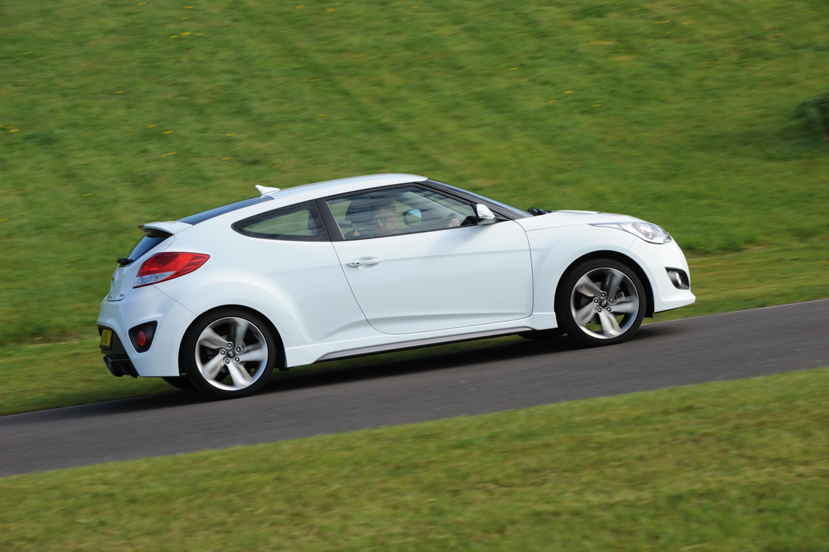 Hyundai Veloster Turbo profile