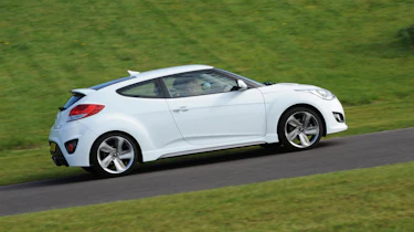 Hyundai Veloster Turbo profile