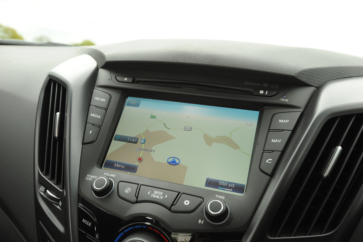 Hyundai Veloster Turbo sat-nav