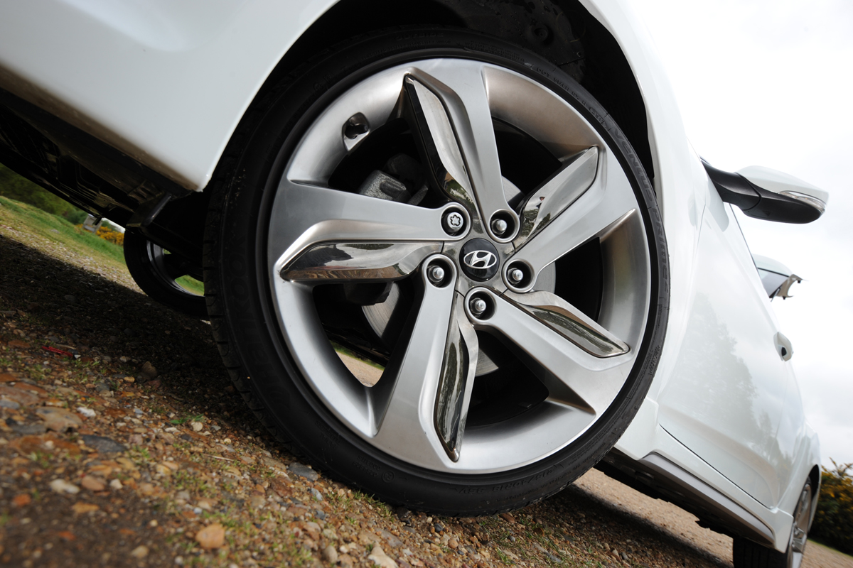 Hyundai Veloster Turbo wheel