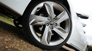 Hyundai Veloster Turbo wheel