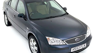 Front view of Ford Mondeo